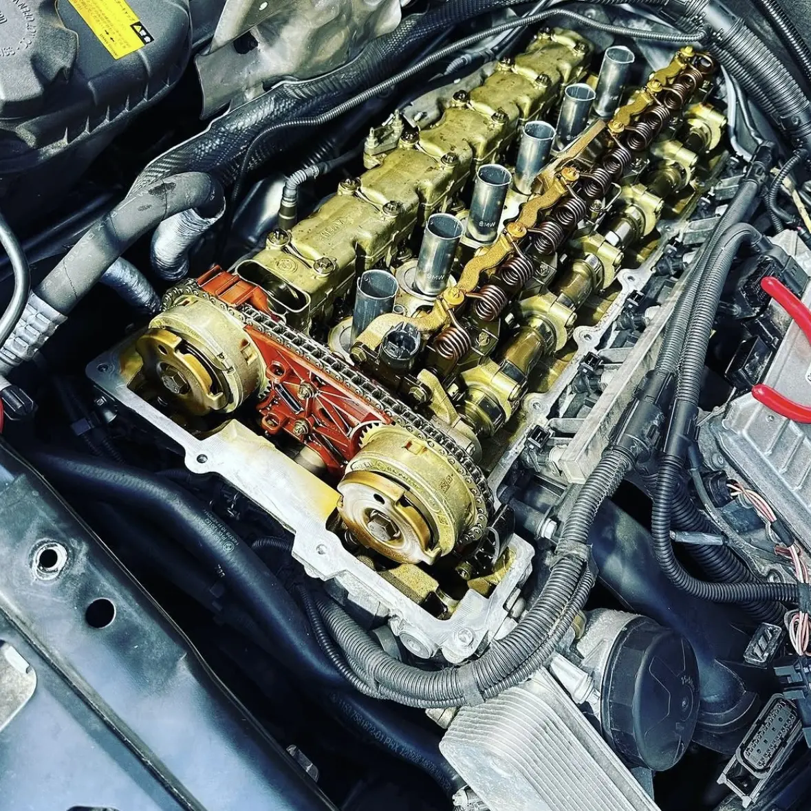 BMW 525i ヘッドガスケット交換
